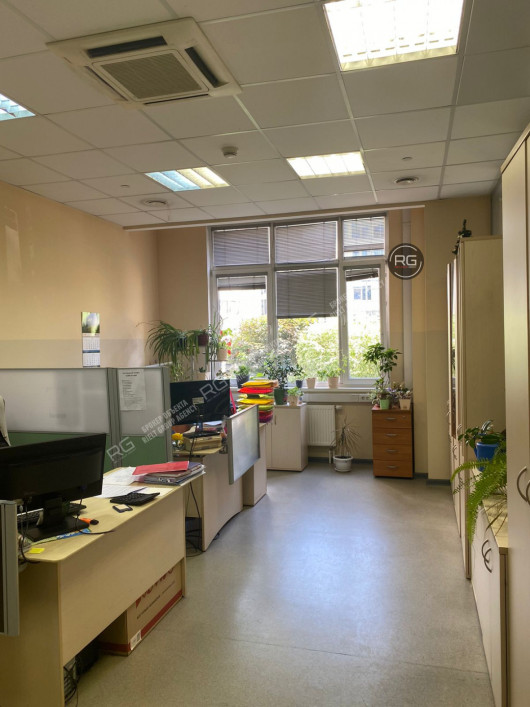 130м2 на 1 эт. у м. Октябрьская, 130 м², Москва, Замоскворечье район, Донская ул., д.15