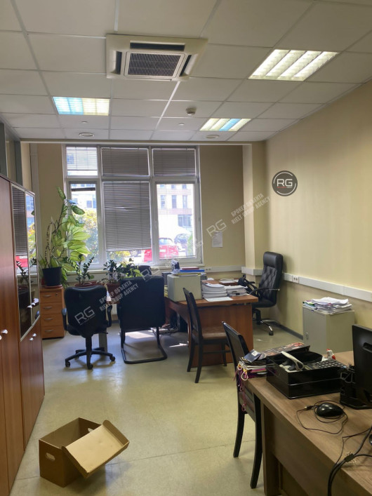 130м2 на 1 эт. у м. Октябрьская, 130 м², Москва, Замоскворечье район, Донская ул., д.15