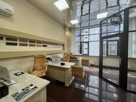 37м2 у входа, БЦ А-класса, 37 м², Москва, Басманный район, Бауманская ул., д.7, строение 1