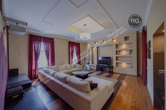 7 окон на Фонтанку!, 176,2 м², Санкт-Петербург, Адмиралтейский район, Реки Фонтанки наб., д.181