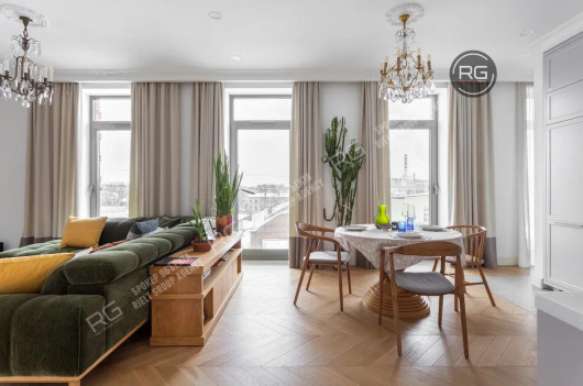 Дизайнерская квартира в центре, 96 м², Санкт-Петербург, Центральный район, Кирочная ул., д.70