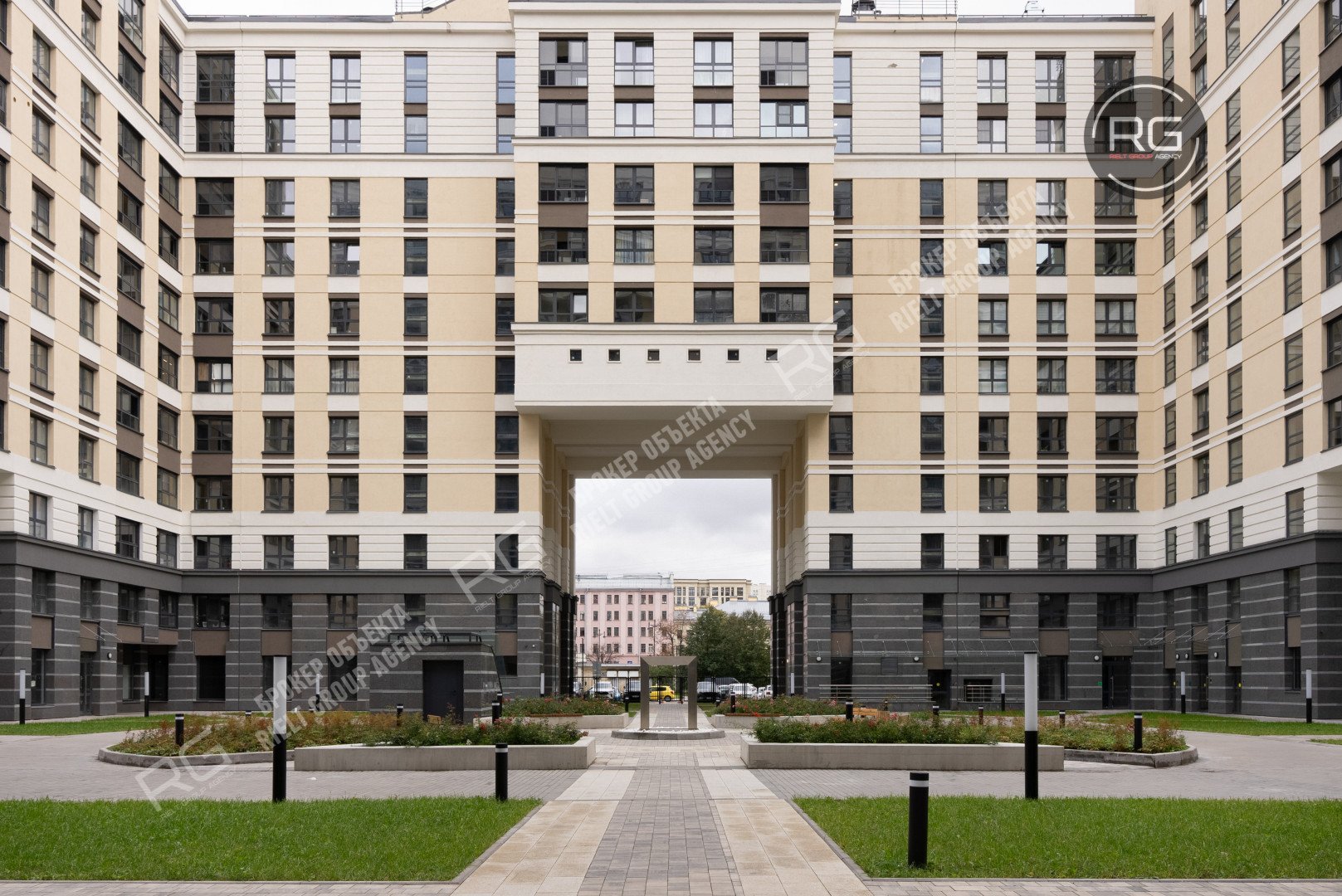  Квартира возле метро 