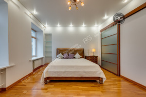 Миниатюра 2, Отличная квартира у Кремля!, 109,7 м², Москва, Тверской район, Брюсов пер., д.12