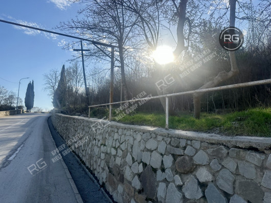 Участок в Гурзуфе, 10 соток, Крым Республика, Гурзуф п.г.т., Гурзуфское ш., д.12